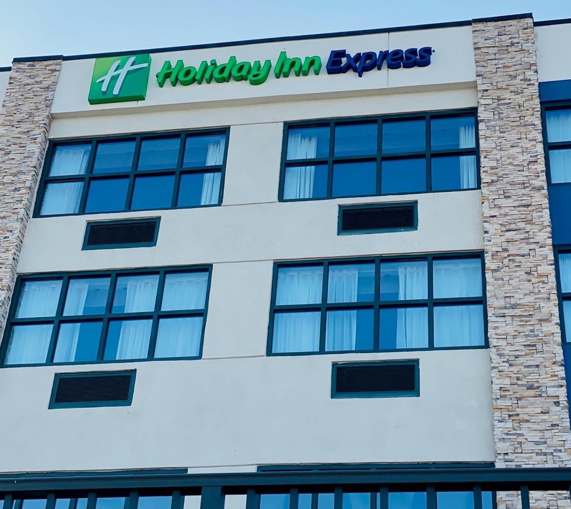 Holiday Inn Express - Gulfport Beach By Ihg Exterior foto