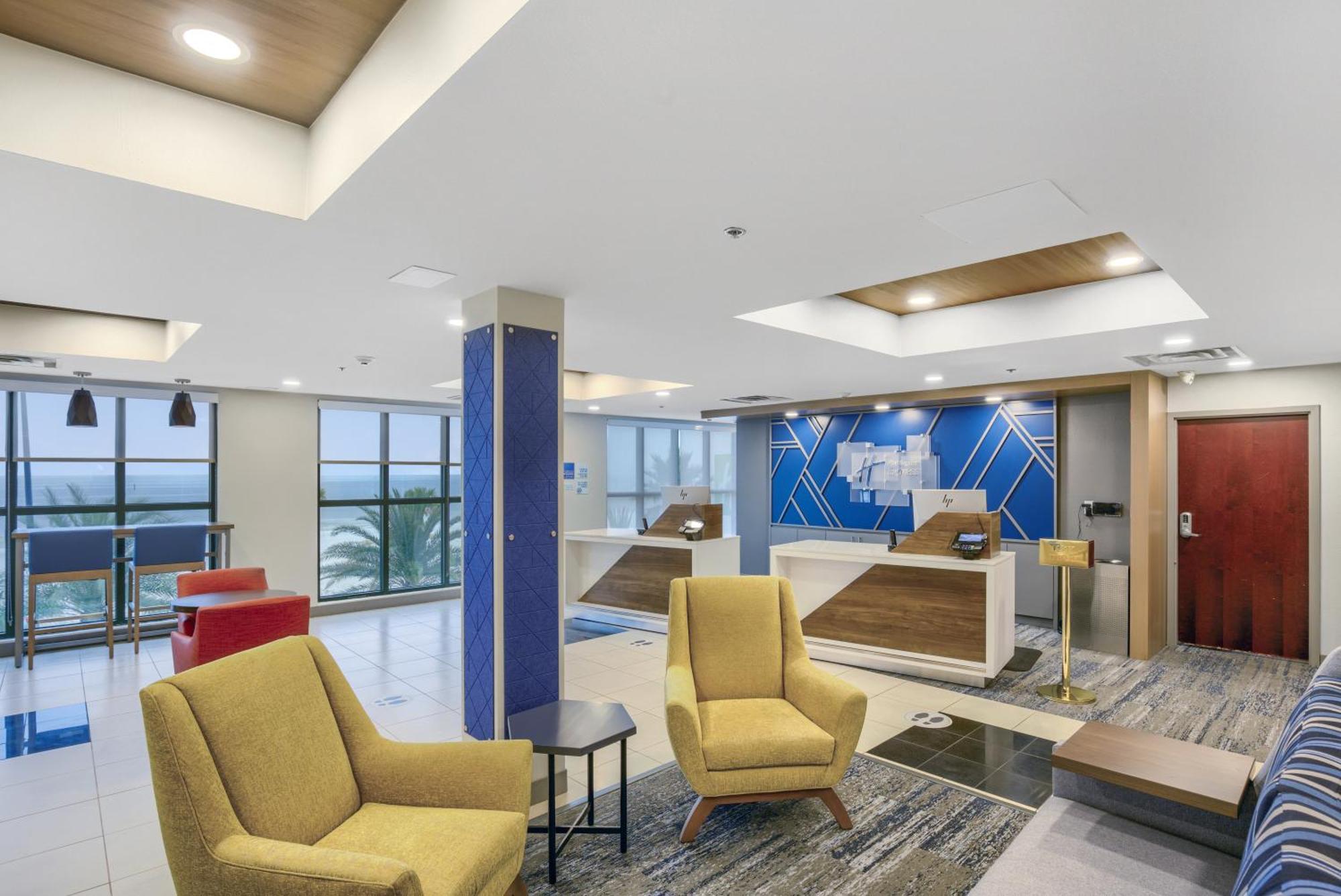 Holiday Inn Express - Gulfport Beach By Ihg Exterior foto